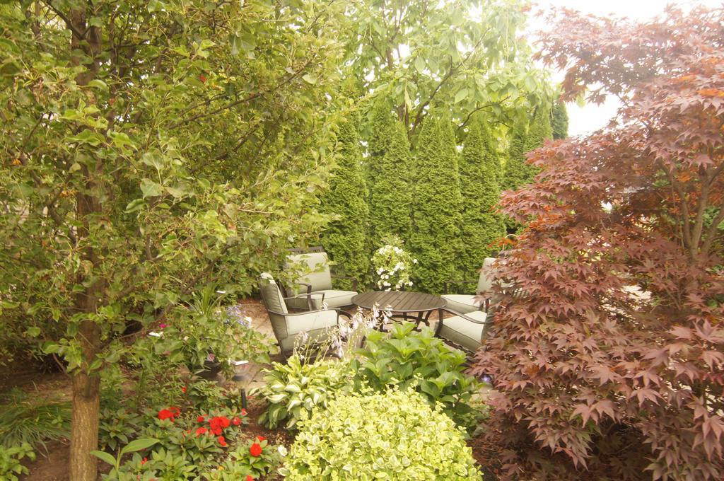 In Elegance Bed & Breakfast Niagara-on-the-Lake Exterior photo